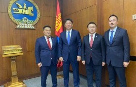 Монгол Улсын Ерөнхийлөгчид УИХ дахь МАН-ын бүлгийн удирдлагууд баяр хүргэж, амжилт хүслээ