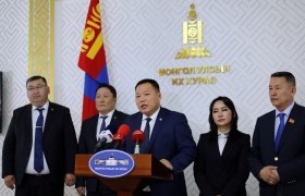 Ардчилсан намын бүлгийн гишүүд хуулийн төсөл өргөн барилаа