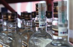 Согтууруулах ундааны эргэлтэд хяналт тавих хуулийн төслийг хэлэлцлээ