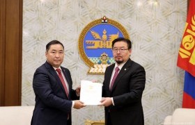 “Төрөөс төмөр замын талаар баримтлах бодлого”-ын хэрэгжилтийг хангах зарим арга хэмжээний тухай тогтоолын төслийг өргөн мэдүүлэв