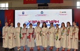 “Хэрлэнгийн сайхан бүсгүйчүүд” баярын үйл ажиллагаанд 1300 эмэгтэй оролцлоо