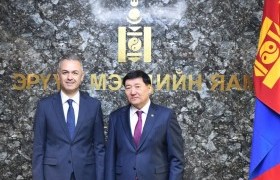 Эмч, сувилагчийг чадавхижуулахад хамтран ажиллахыг хүслээ