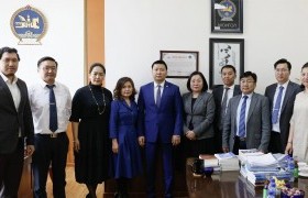 Эрүүгийн хэргийн анхан шатны шүүхийн үйл ажиллагаа, нөхцөл байдалтай танилцав