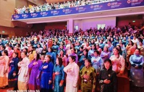 УИХ-ын гишүүн Ц.Туваан тойргийнхоо алдарт эхчүүдэд одонг нь гардууллаа