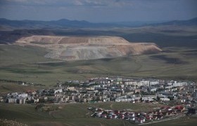 Эрдэнэт үйлдвэрийн технологид тохирохгүй хүдрийн овоолгын талаар асуулгын хариуг сонслоо