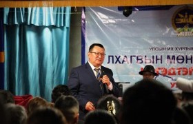 УИХ-ын гишүүн Л.Мөнхбаатар тойрогтоо ажиллаж, төрийн үйлчилгээг нэг цэгээс хүргэлээ