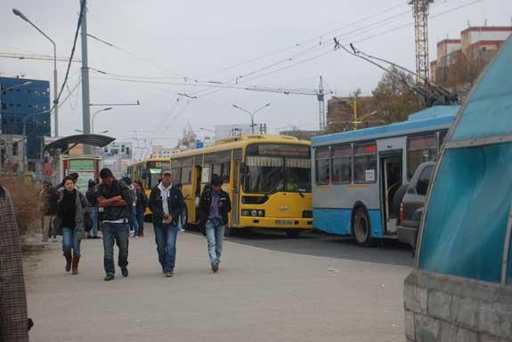 Нийслэлчүүд Монголд үйлдвэрлэсэн автобусаар үйлчлүүлнэ