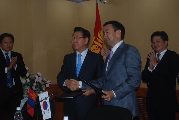 Шингэн түлш гаргах, ган болон төмөрлөгийн үйлдвэр байгуулах эхлэл тавигдлаа