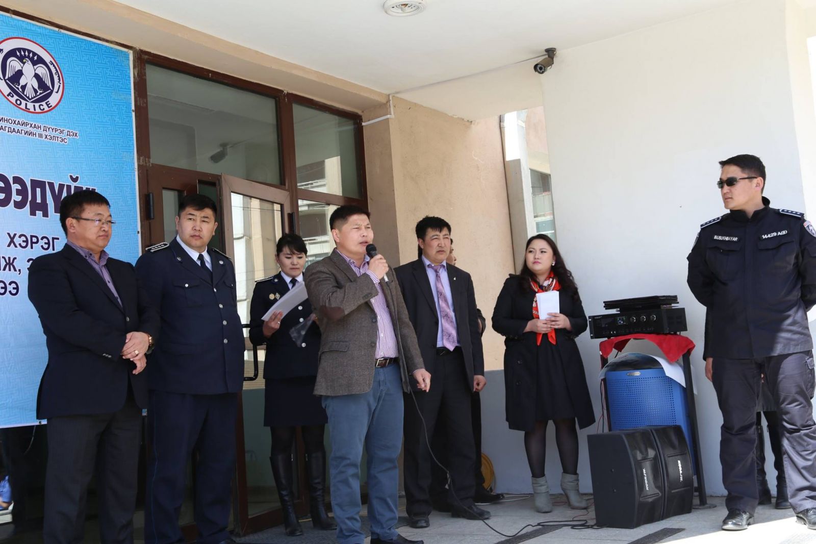 20 хүүхэд усан бассейн сургалтын төвөөр жилийн турш үнэ төлбөргүй үйлчлүүлнэ