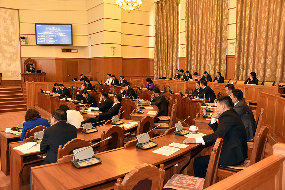 Энэ дөрвөн жилд УИХ-ын 9 гишүүн бие даан болон хамтран 16 хуулийн төсөл санаачилна