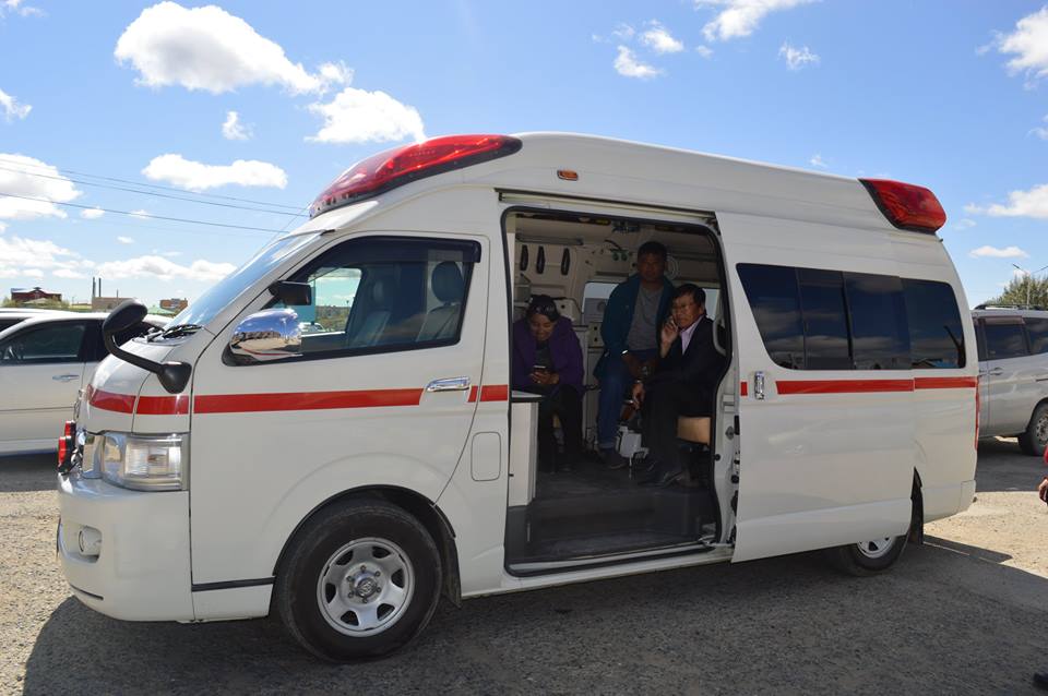 Баянхонгор аймгийн Нэгдсэн эмнэлэг бүрэн тоноглогдсон түргэн, тусламжийн авто машинтай боллоо