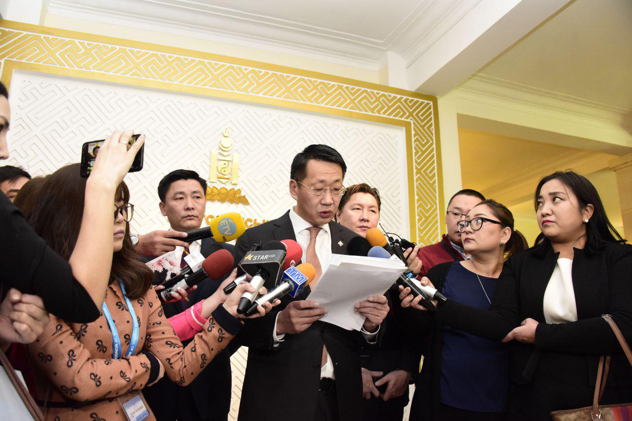 Монгол Улсын Ерөнхий сайд У.Хүрэлсүхэд шаардлага хүргүүллээ
