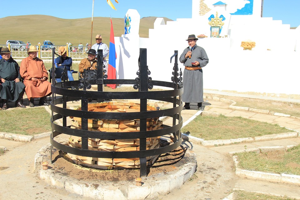 Монгол Улсын төв цэгийн галын тэнгэрийг цэнгүүлэв