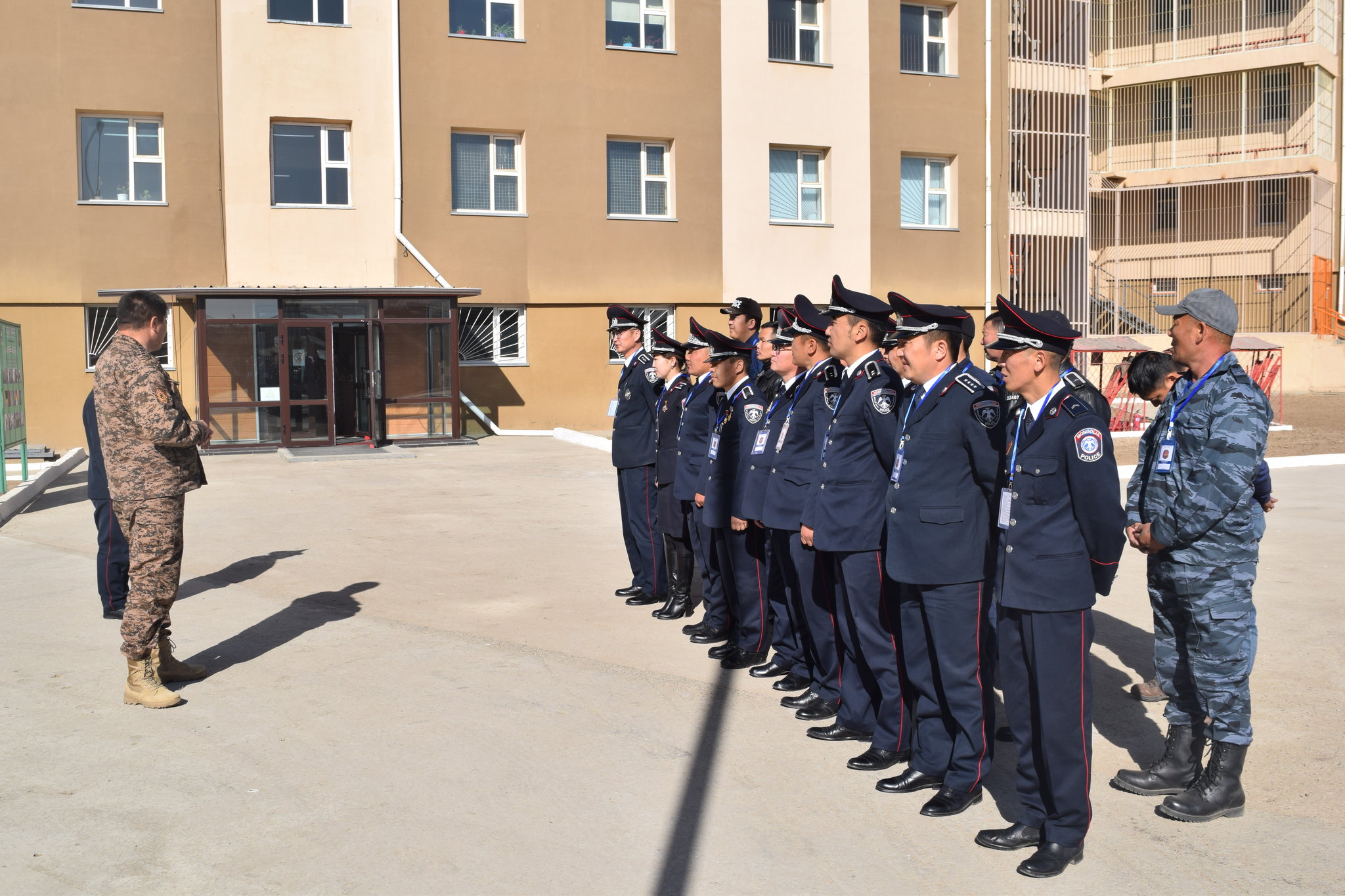 Алслагдсан нутагт дэвсгэрт  ажилласан алба хаагчдад  урамшуулал олгоно