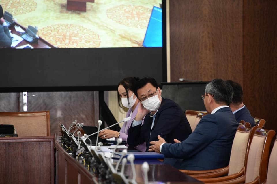 Монгол Улсын Их Хурлын хяналт шалгалтын тухай хуулийн  төслийн эцсийн хэлэлцүүлгийг хийлээ