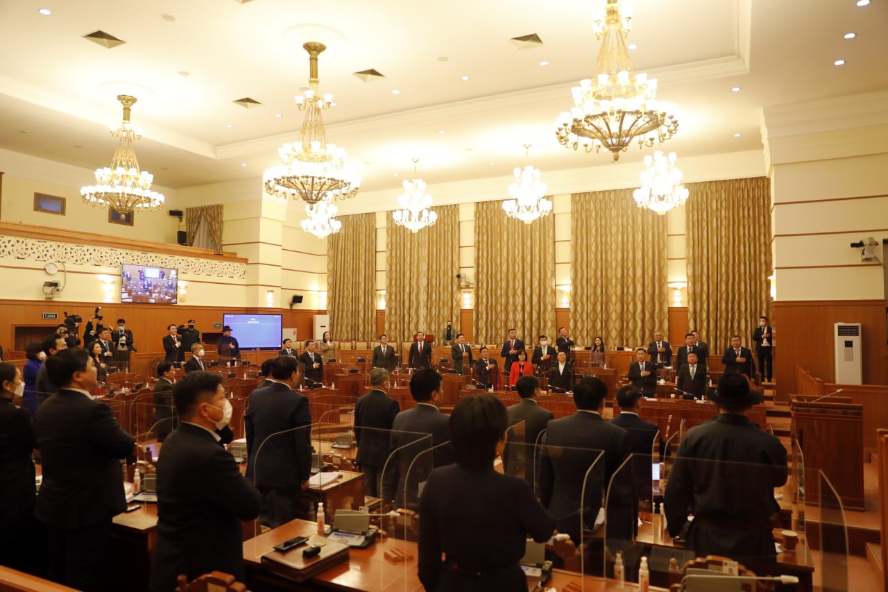 Улсын Их Хурлын 2021 оны намрын ээлжит чуулган Монгол Улсын Үндсэн хуульд оруулсан нэмэлт, өөрчлөлтийг амилуулах эрх зүйн хувьсгалыг хэрэгжүүлэх үйлсэд бас нэгэн чухал алхам хийлээ