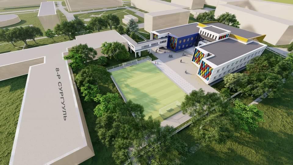 8-р сургуулийн өргөтгөлийн шинэ барилна нь хөл бөмбөгийн талбайтай байна