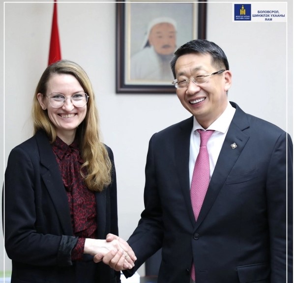 GPE буюу Боловсролын төлөөх дэлхий нийтийн түншлэл байгууллагын ахлах зөвлөх, Монголын багийн ахлагч Лина Бенетаг хүлээн авч уулзлаа