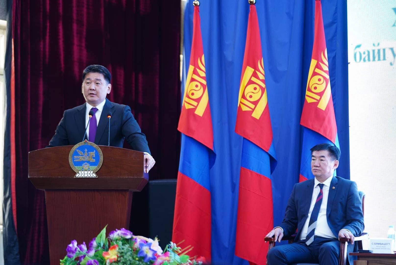 Монгол Улсын Ерөнхийлөгч У.Хүрэлсүх Ховд аймагт ажиллаж байна