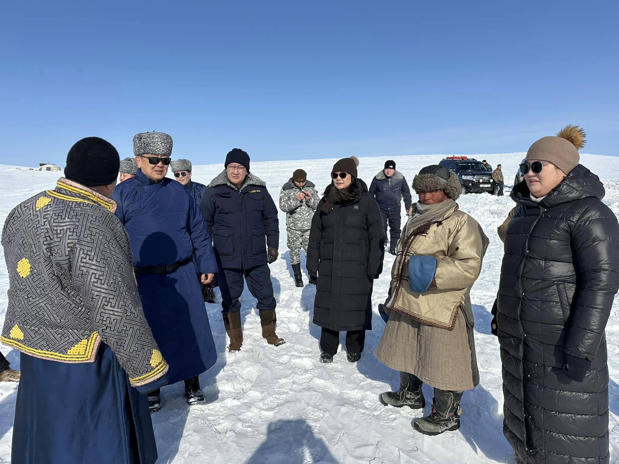 Малчдад эрүүл мэндийн тусламж үзүүлэх эмч нарын баг ажиллаж байна