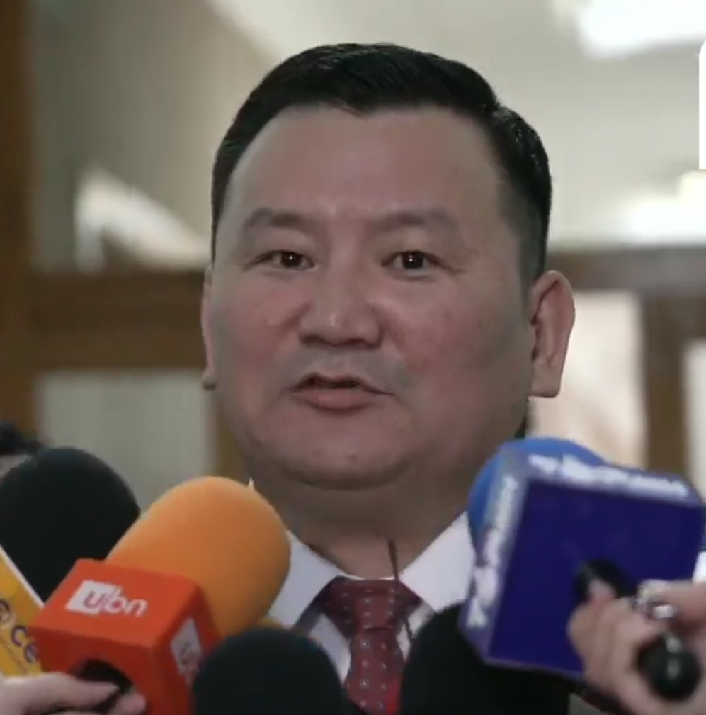 Л.Мөнхбаатар: Маргааш бүх нийтийн амралтын өдөр учраас Ерөнхий сайдын томилгоог УИХ-аар хэлэлцэхэд хуулийн зөрчил гаргахгүйн тулд АН-ын бүлэгтэй ярилцана
